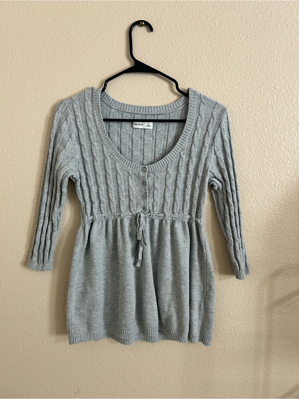 Hollister Light Gray Cable-Knit Scoop-Neck Sweater